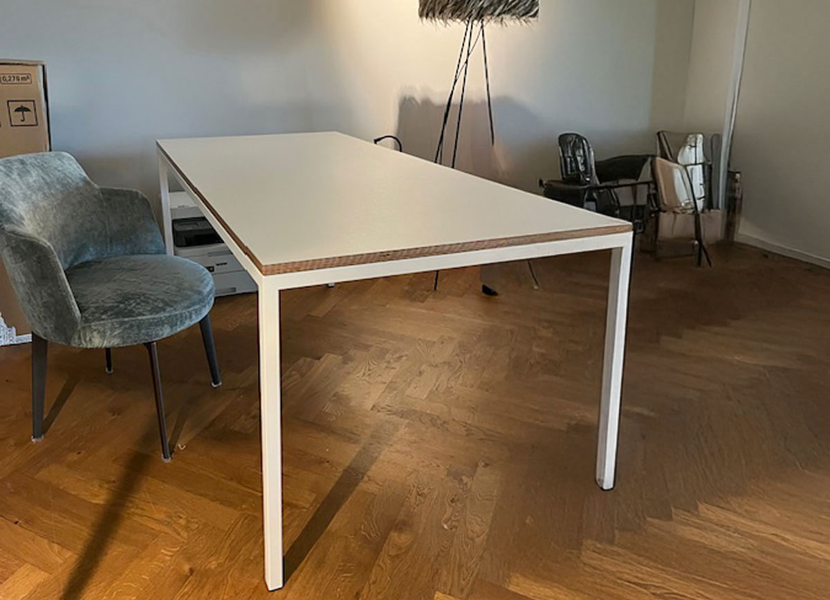 Bürotisch